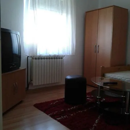 Jednokrevetne Sobe *